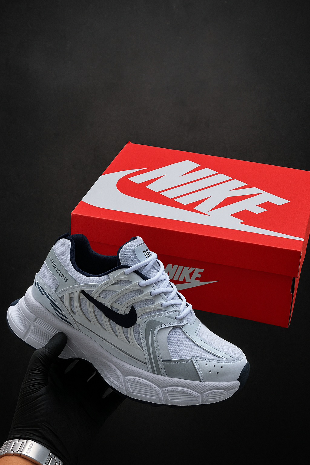 Nike Titan Edge