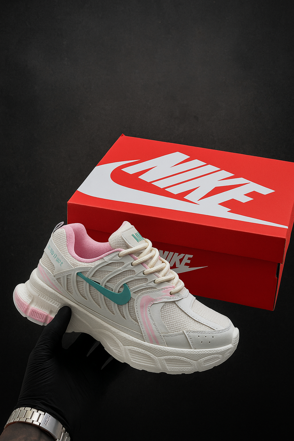 Nike Titan Edge